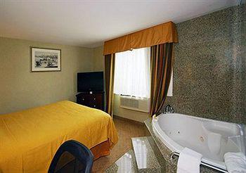 Quality Inn Jamaica Airtrain Нью-Йорк Екстер'єр фото